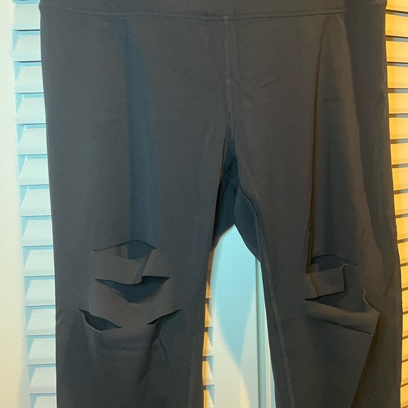 ZYIA black slash hi-rise legging - Picture 7 of 7